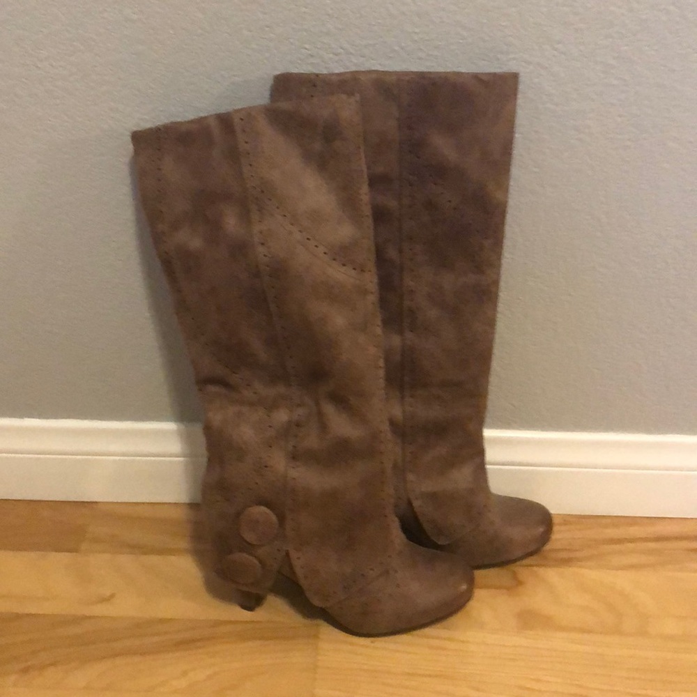 Francesca’s Collection Taupe boots